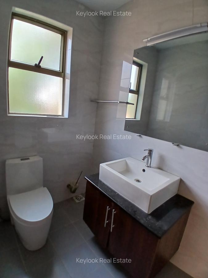 5 Bed Townhouse with En Suite at Lavington - 9