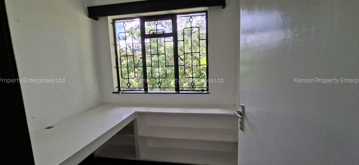 4 Bed Townhouse with En Suite in Lavington - 5