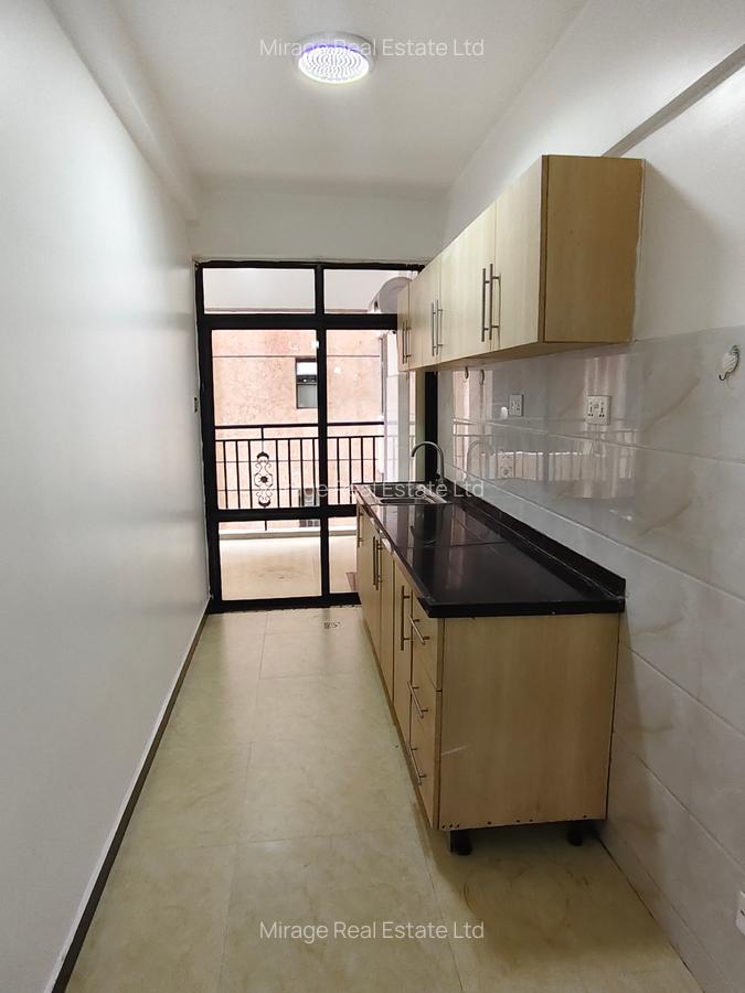 1 Bed Apartment with Staff Quarters in Kilimani - 6