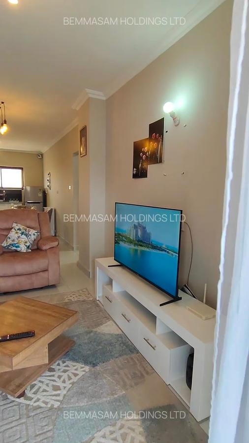 2 Bed Apartment with En Suite at North Airport Road - 5