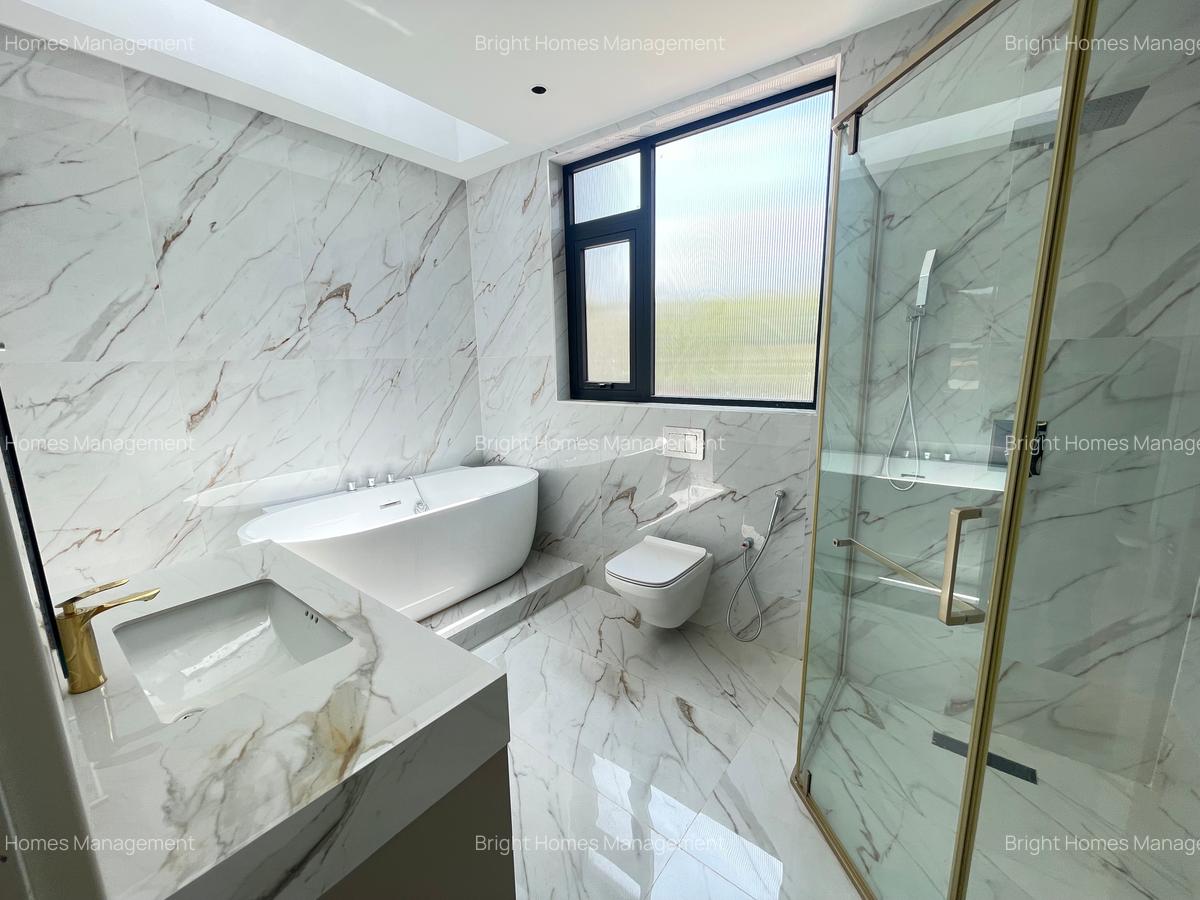 5 Bed Townhouse with En Suite in Lavington - 19