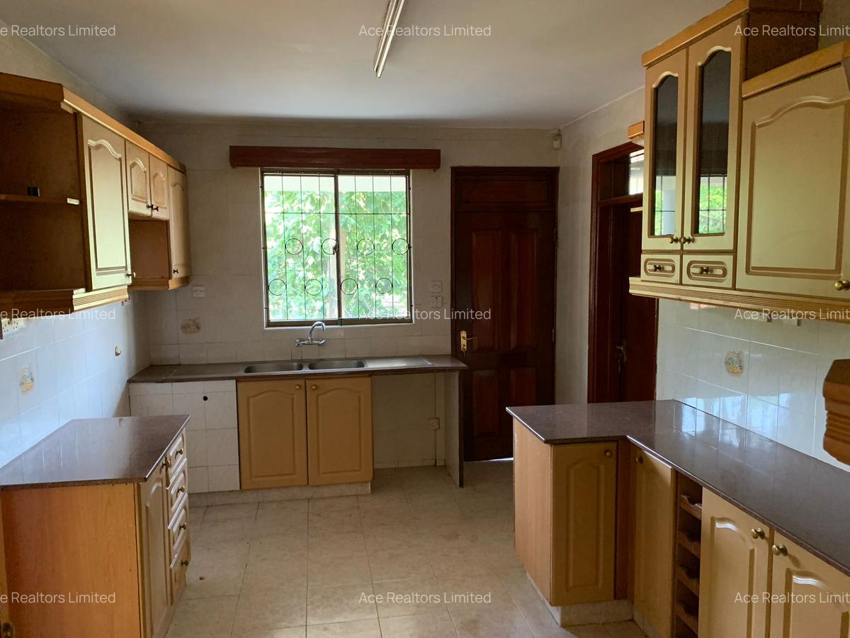 4 Bed Townhouse with En Suite at Eldama Ravine Rd - 3