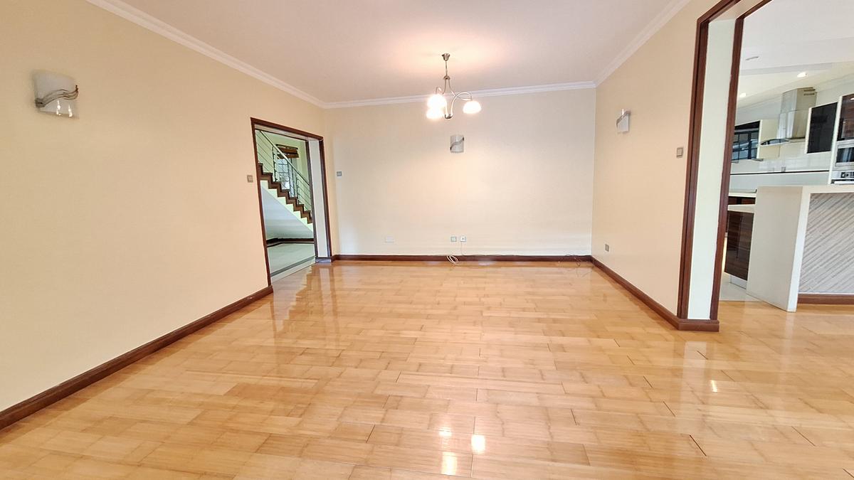 5 Bed Townhouse with En Suite in Westlands Area - 17