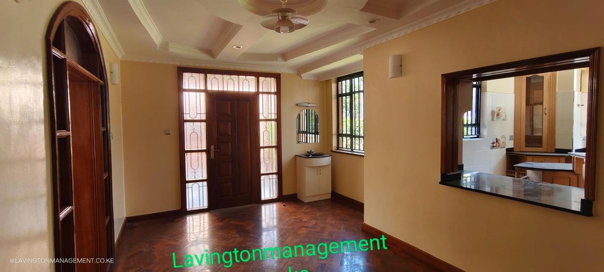 4 Bed House with En Suite at Lavington Green - 6