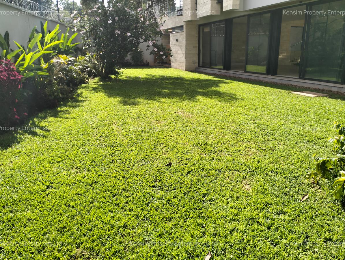 5 Bed Townhouse with En Suite in Brookside - 7