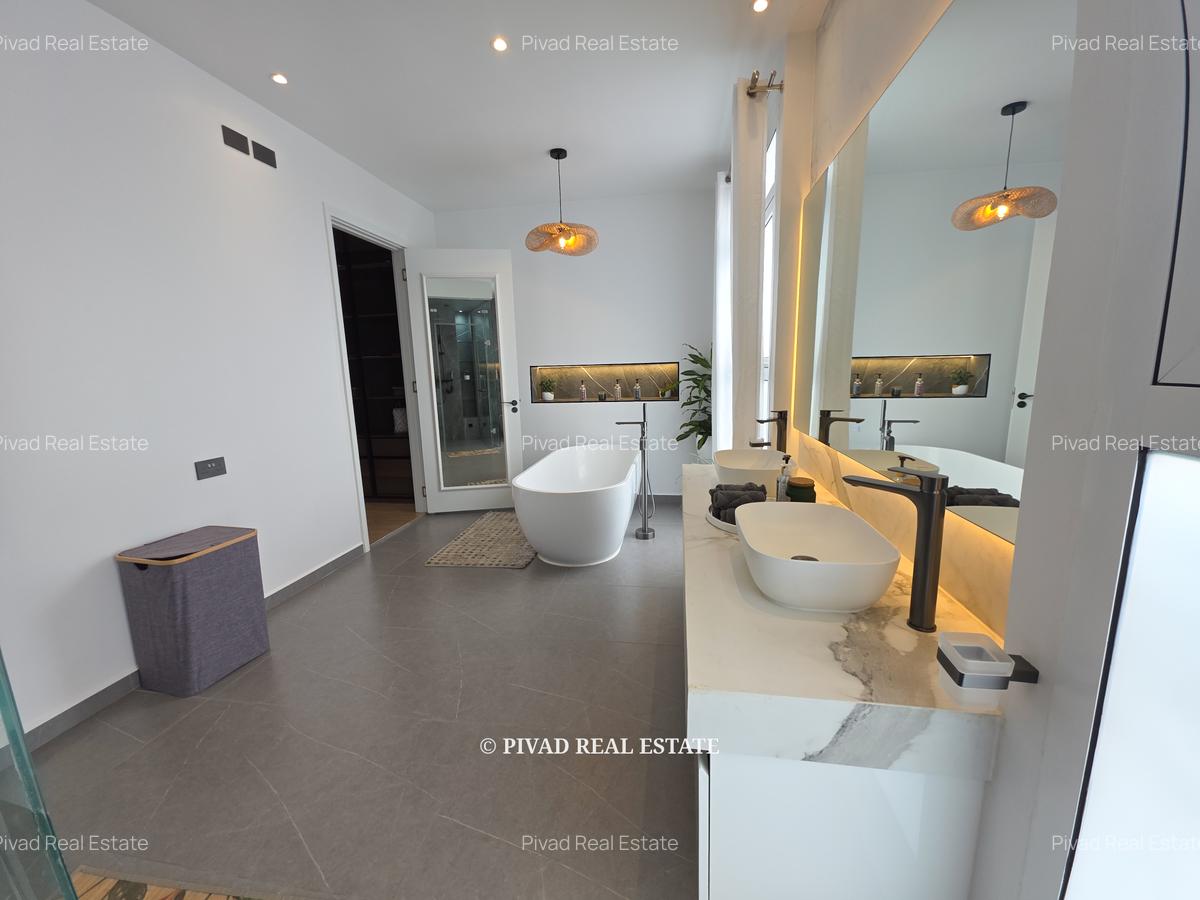 4 Bed Townhouse with Swimming Pool in Tatu City - 15