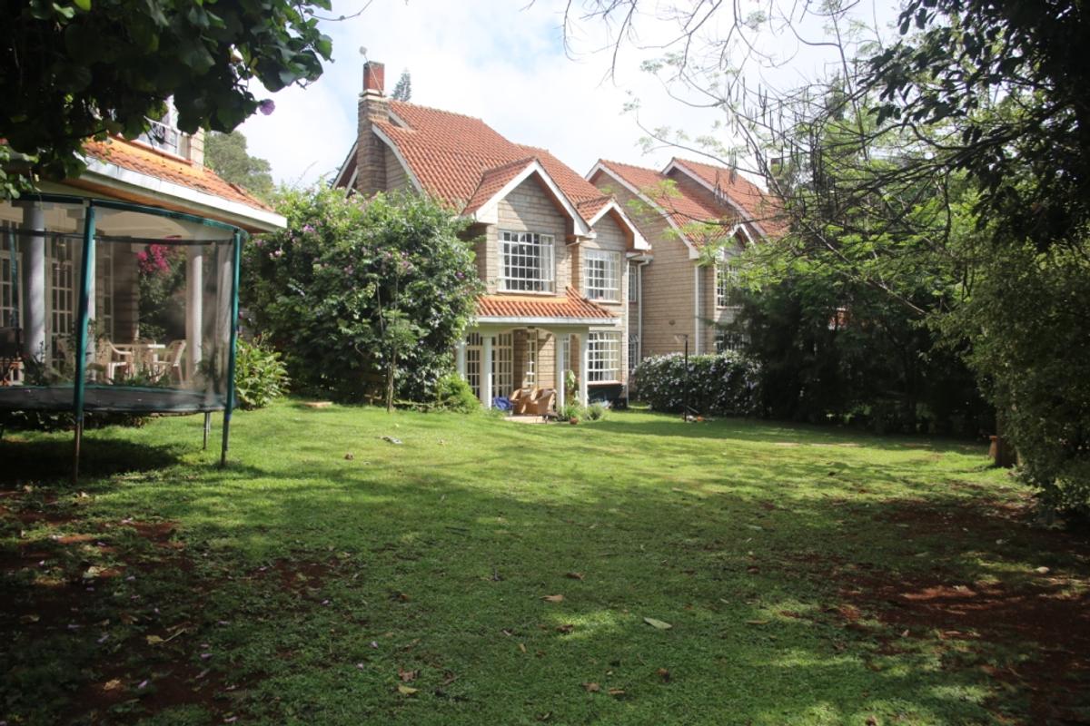 4 Bed Townhouse with En Suite in Lavington - 2