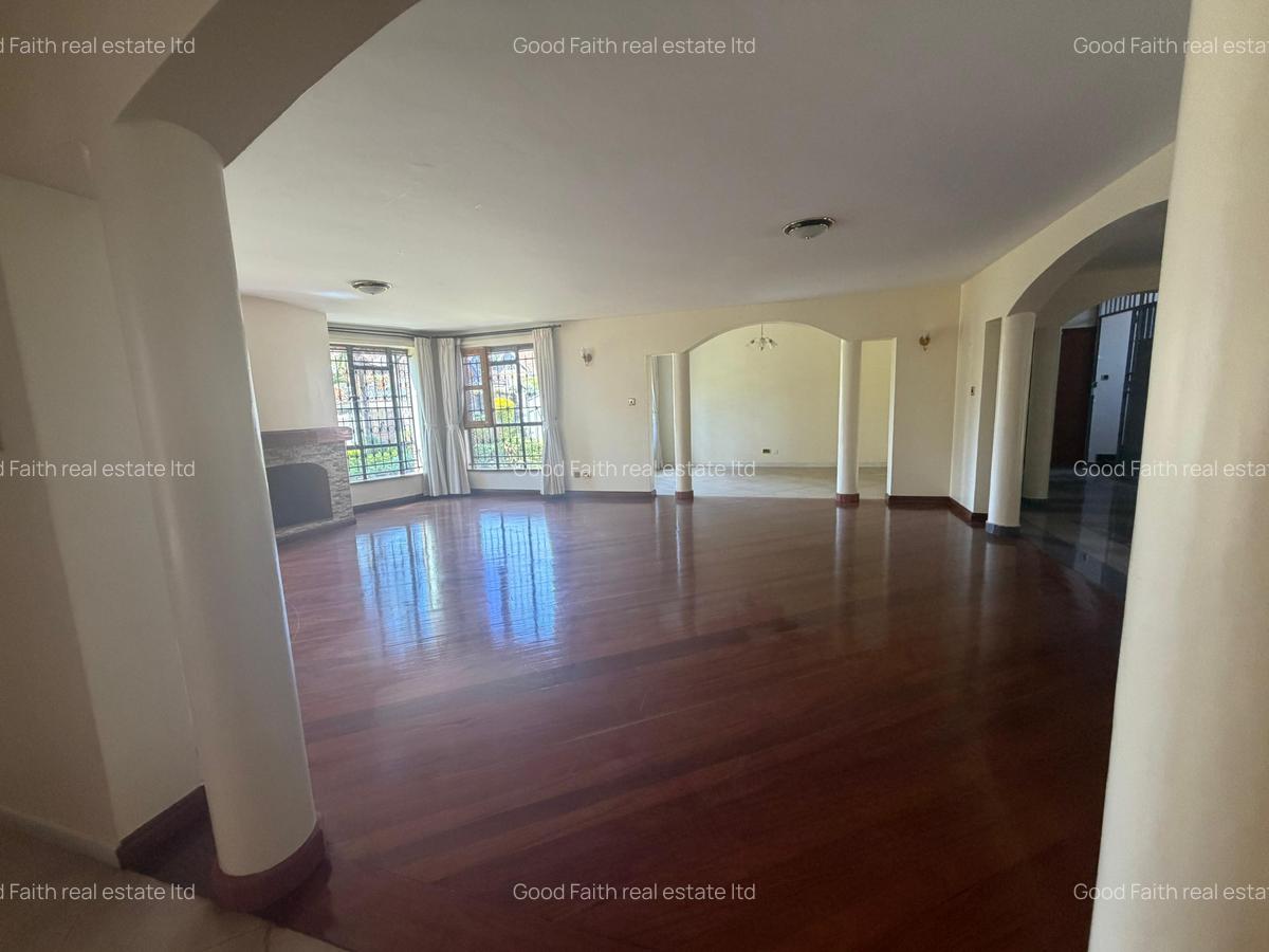 6 Bed House with En Suite in Runda - 2