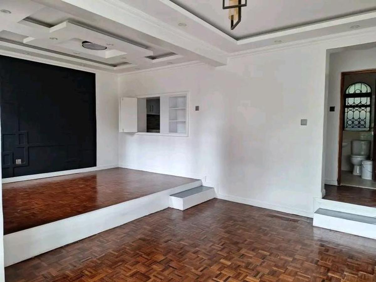 4 Bed Townhouse with En Suite in Lavington - 2