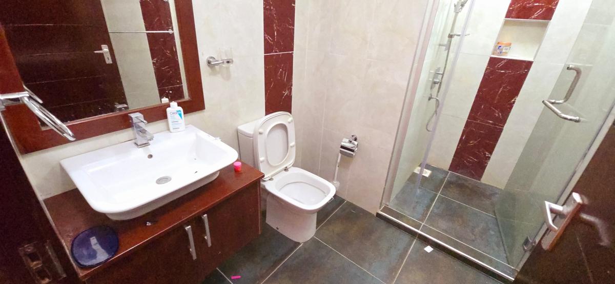 5 Bed Townhouse with En Suite at Mugumo Road - 9