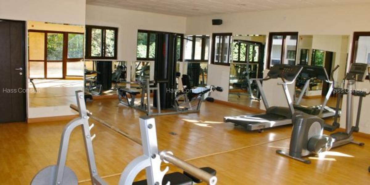 4 Bed Apartment with En Suite at Riverside Drive - 2