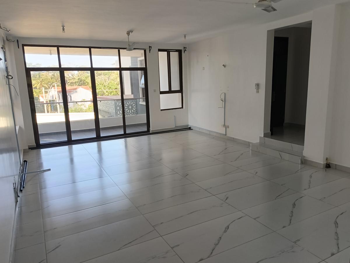 Serviced 4 Bed Apartment with En Suite at Bungalow Road - 10