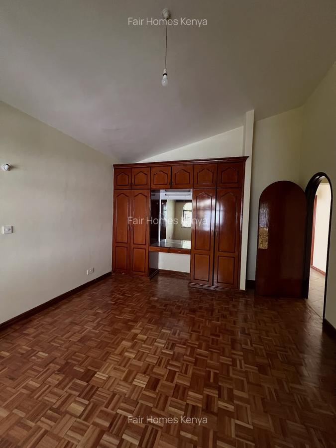 5 Bed Townhouse with En Suite at Riverside Drive - 11