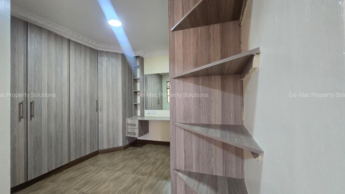 6 Bed Townhouse with En Suite in Lavington - 16