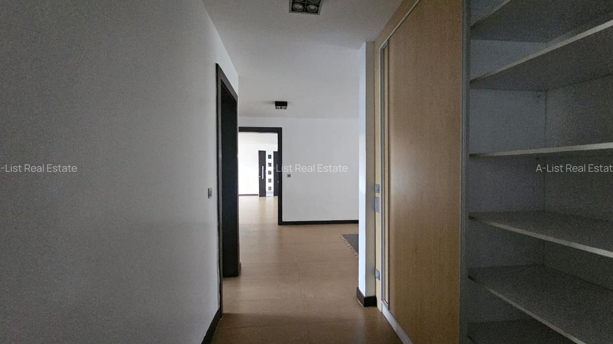 3 Bed Apartment with En Suite at Riverside Lane - 8