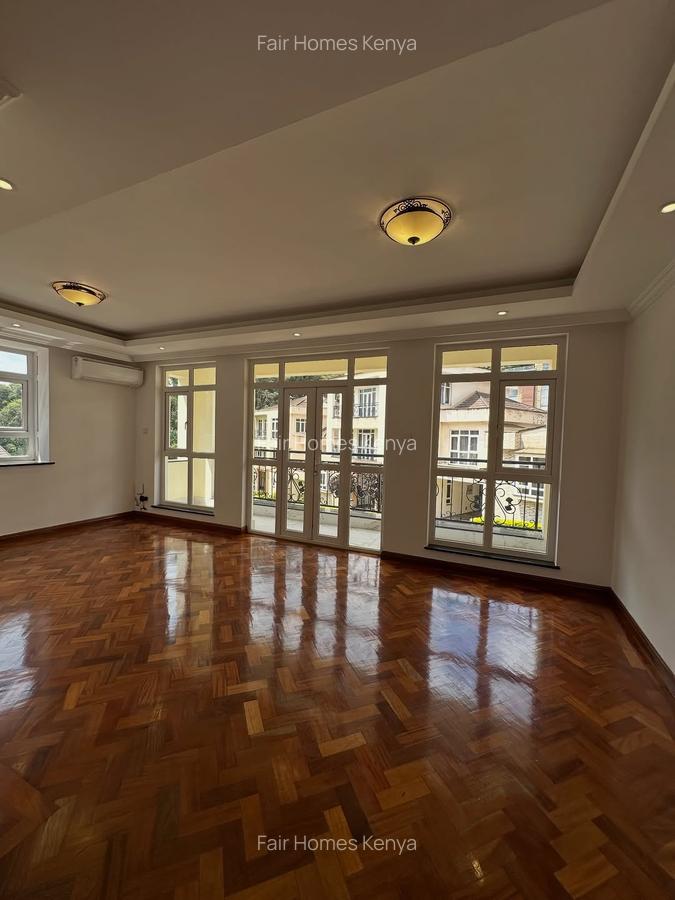 5 Bed Townhouse with En Suite at Lavington Green - 10