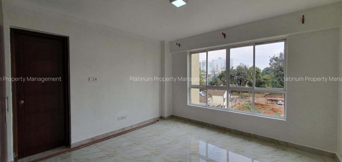 4 Bed Apartment with En Suite in Parklands - 14