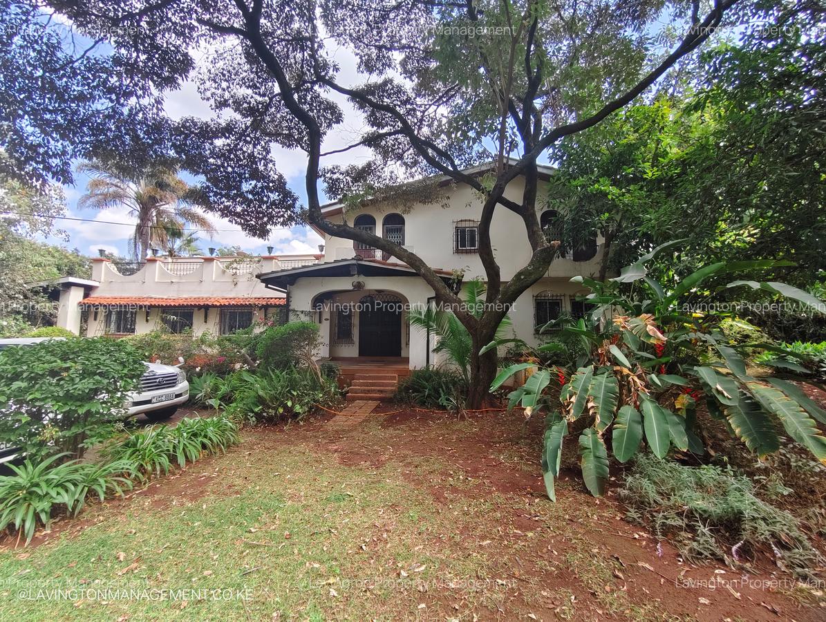 4 Bed House with En Suite at Lavington Green - 1