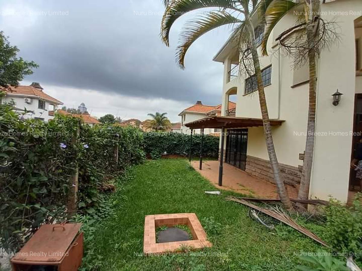 4 Bed Townhouse with En Suite in Spring Valley - 20