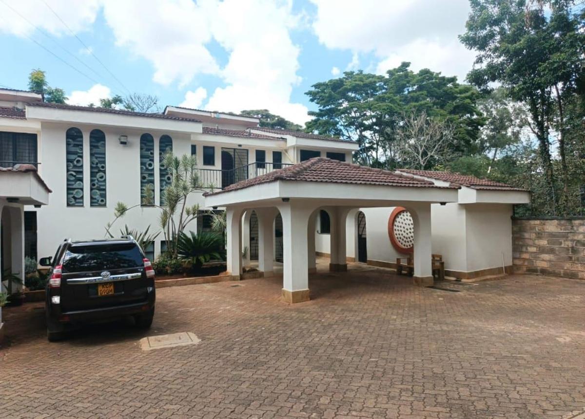 5 Bed Villa with En Suite in Spring Valley - 5