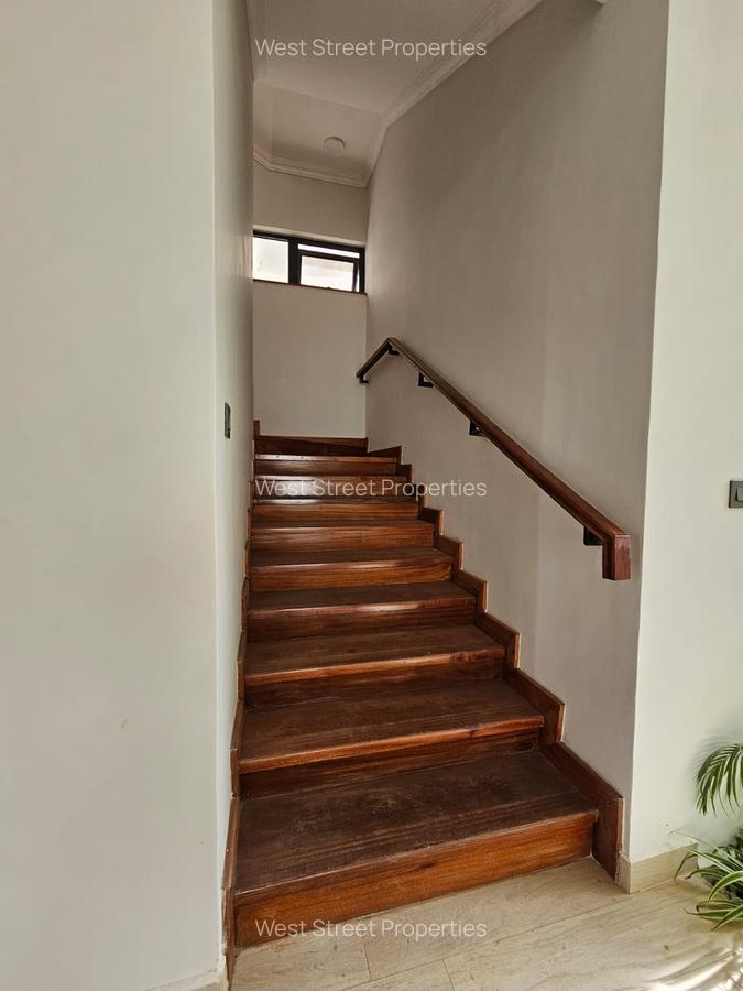 5 Bed Villa with En Suite at Lavington - 7