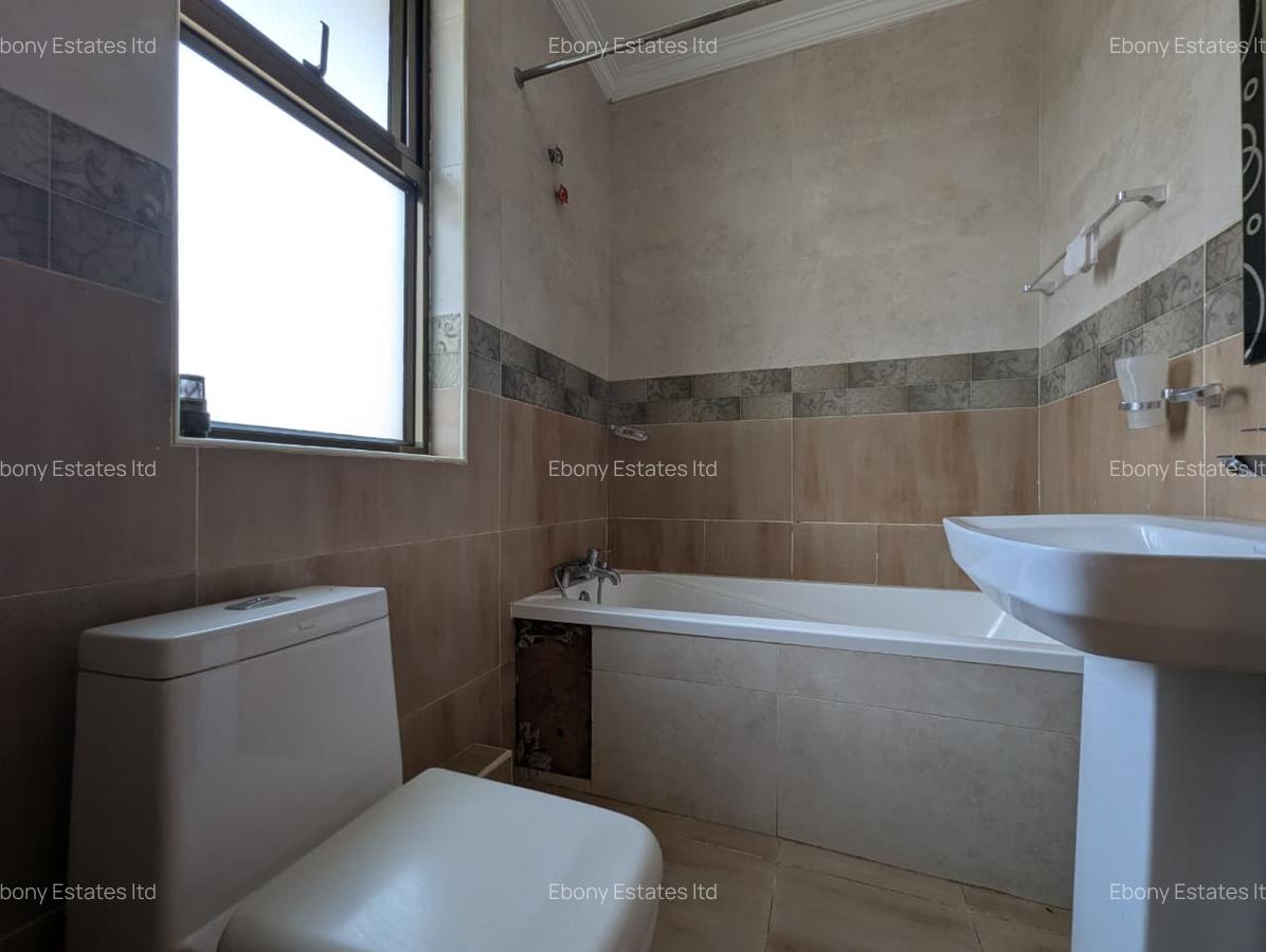 5 Bed Townhouse with En Suite in Lavington - 11