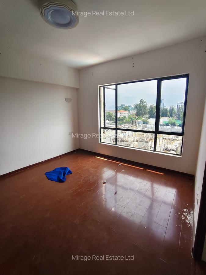 2 Bed Apartment with Swimming Pool in Kilimani - 12