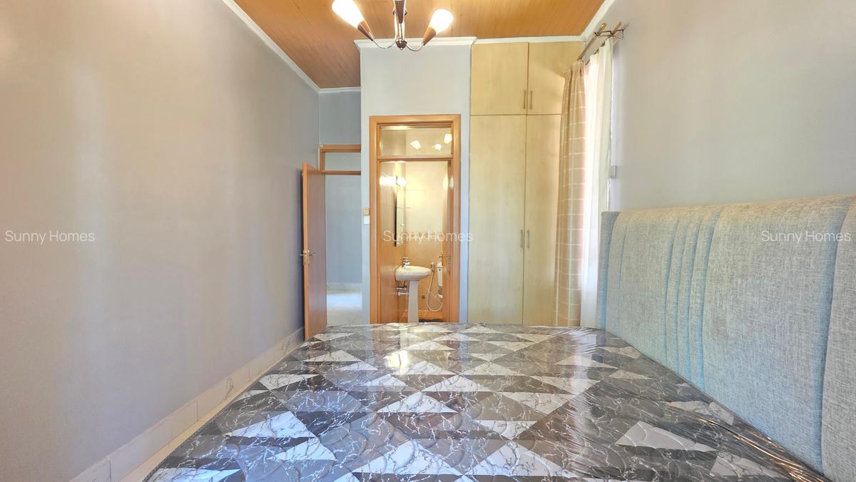 3 Bed Townhouse with En Suite at Old Runda - 8