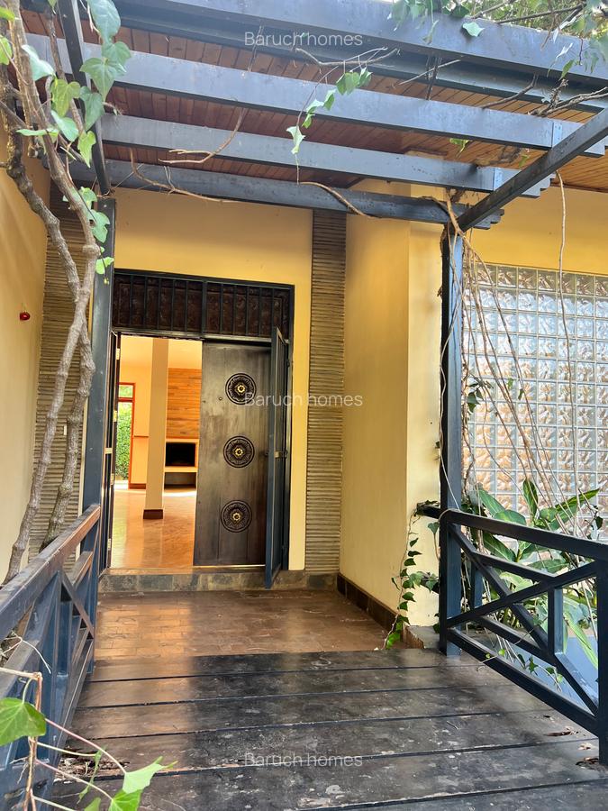 4 Bed House with En Suite in Runda - 9