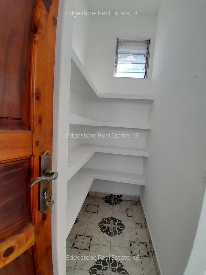 3 Bed Apartment with Borehole in Mombasa CBD - 6