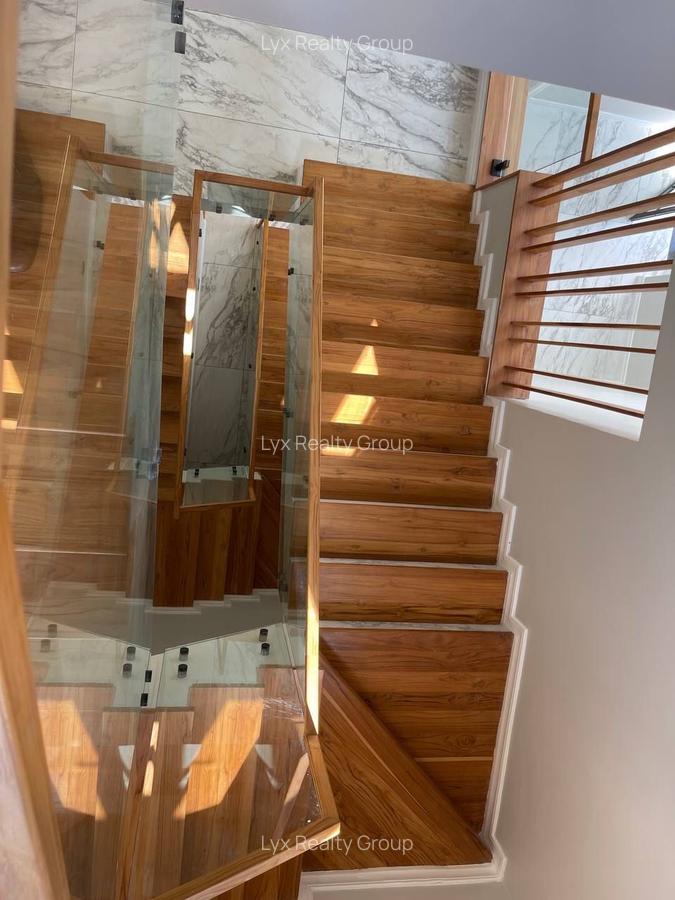 5 Bed Villa with En Suite in Loresho - 5