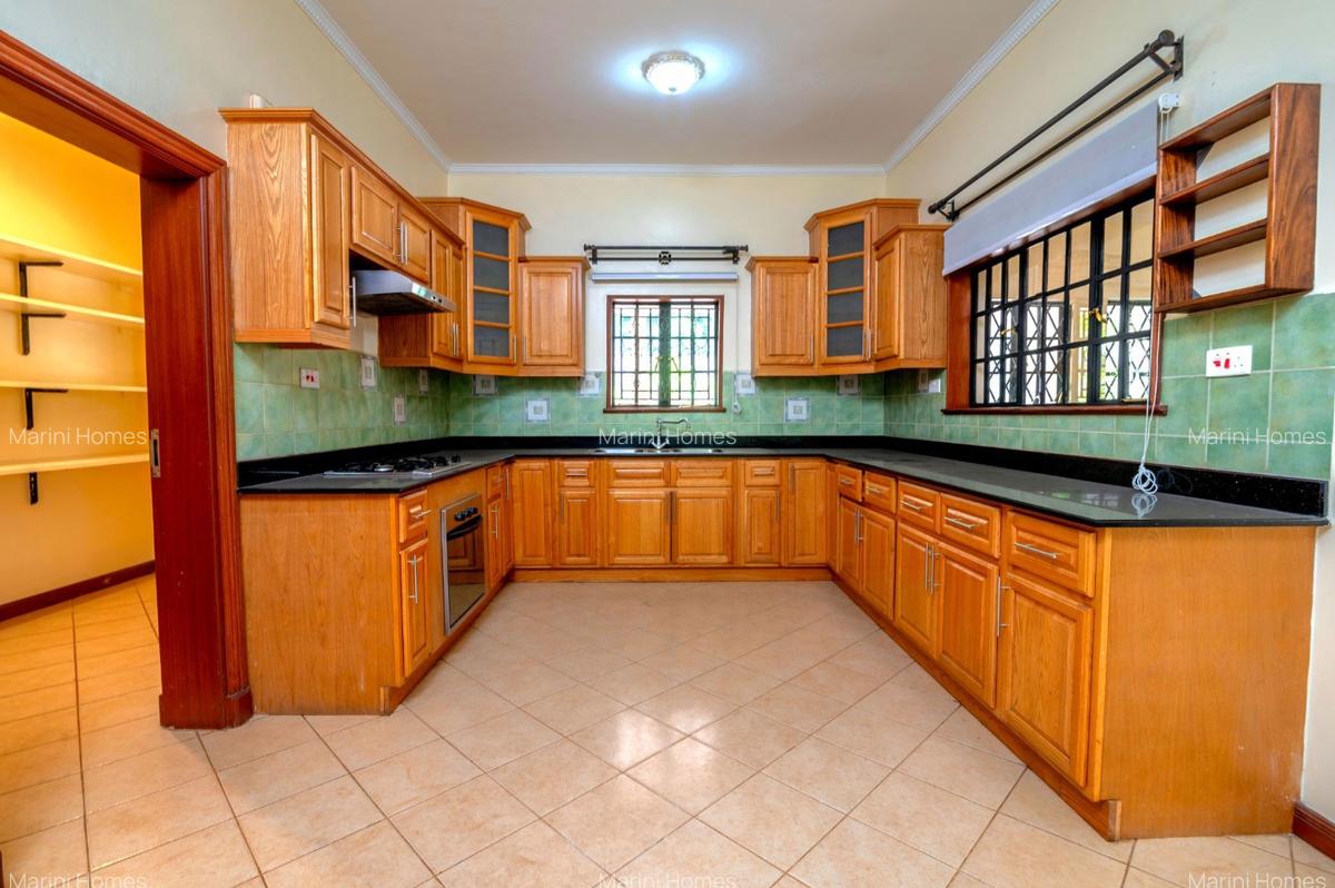 4 Bed Townhouse with En Suite in Karen - 4