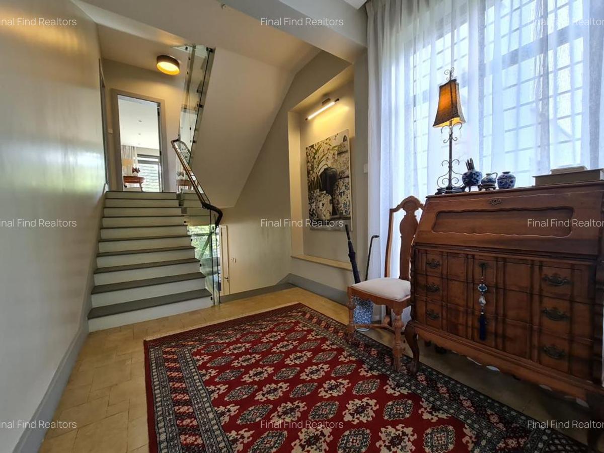 4 Bed Townhouse with En Suite in Kitisuru - 11