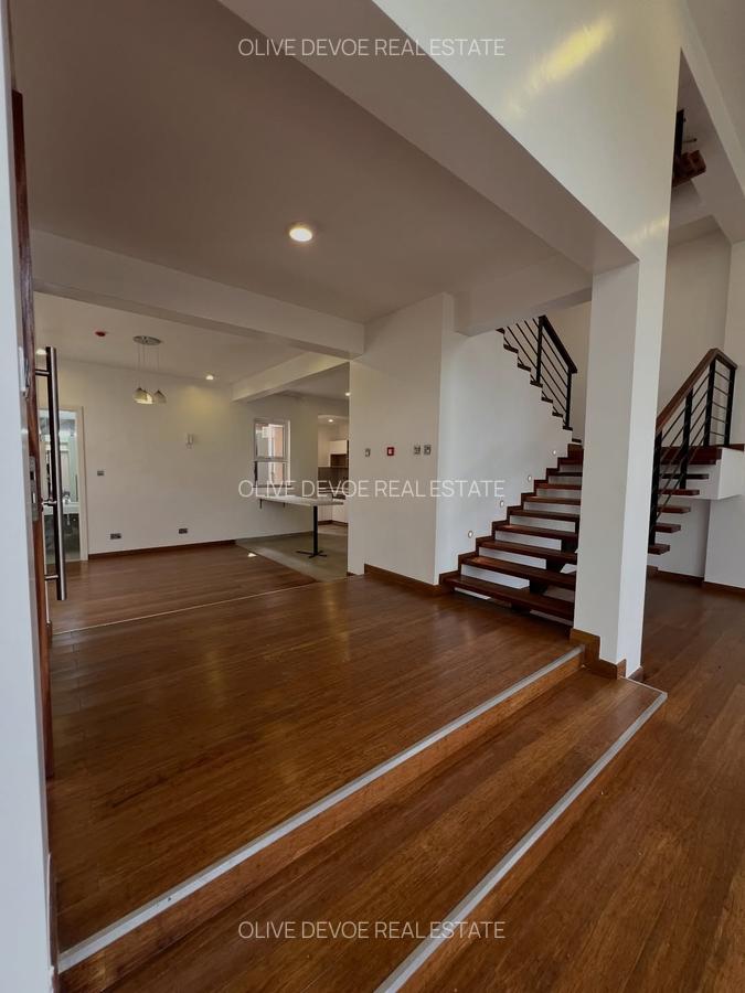 4 Bed Townhouse with En Suite in Lavington - 7