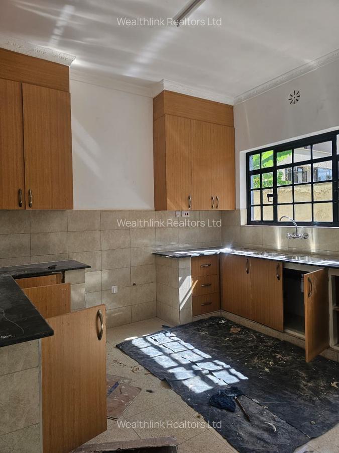 3 Bed House with En Suite at Karen - 7