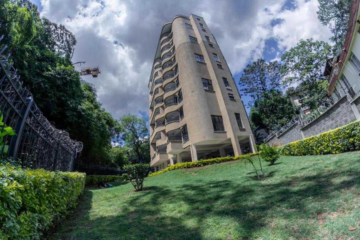 Serviced 4 Bed Apartment with En Suite at Riverside Gardens - 12