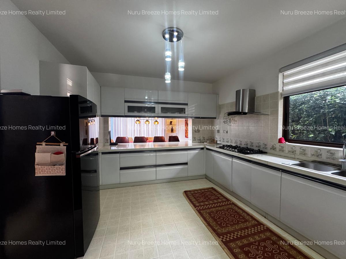 4 Bed Townhouse with En Suite in Runda - 19