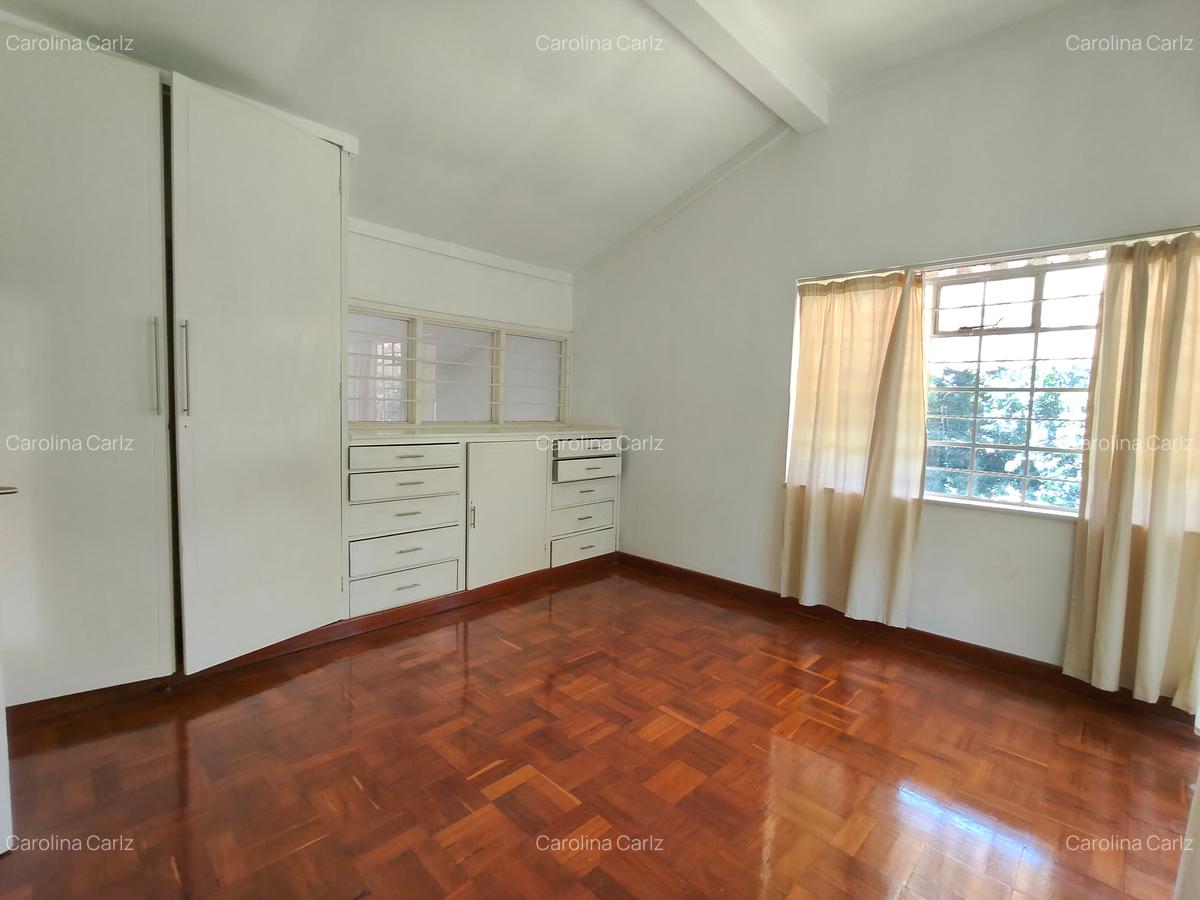 2 Bed House with En Suite at Lakeview - 13