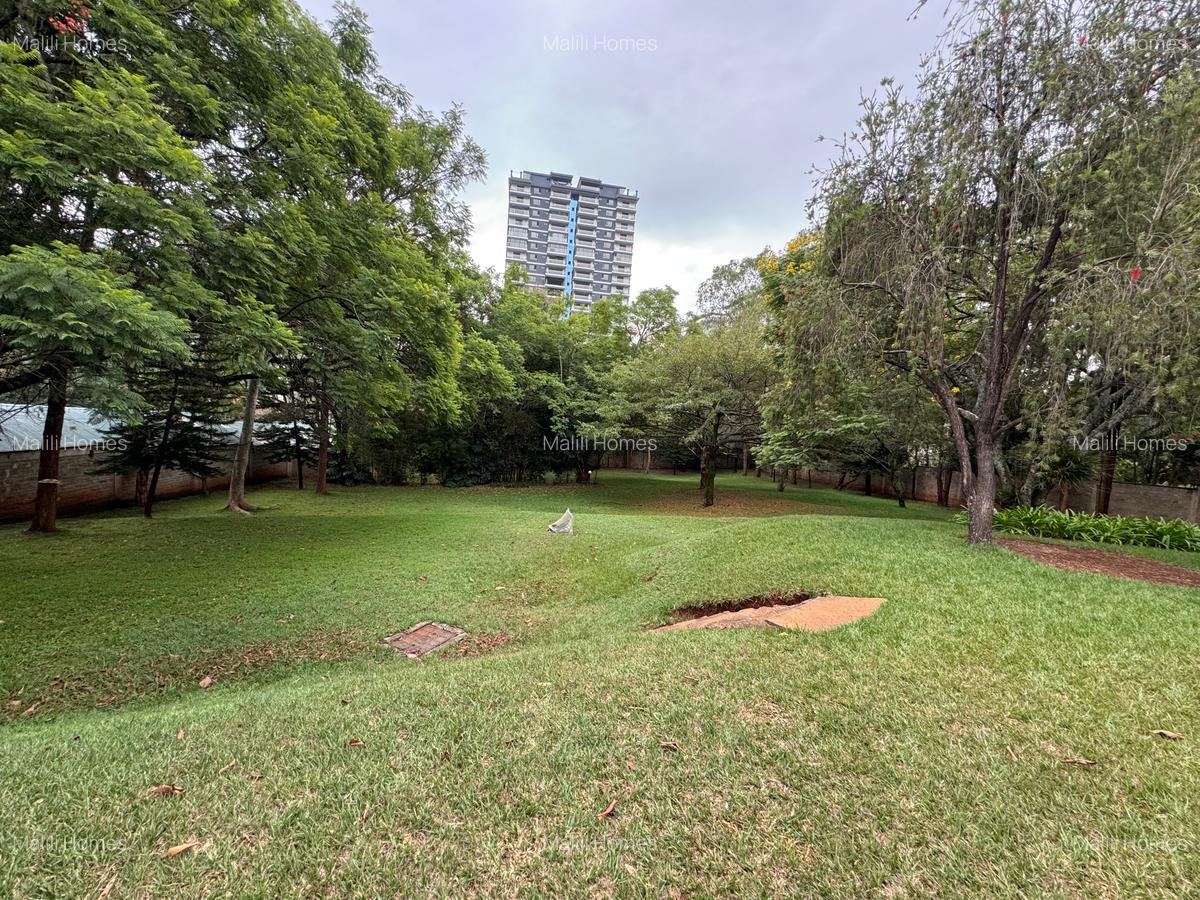 4 Bed House in Lavington - 12