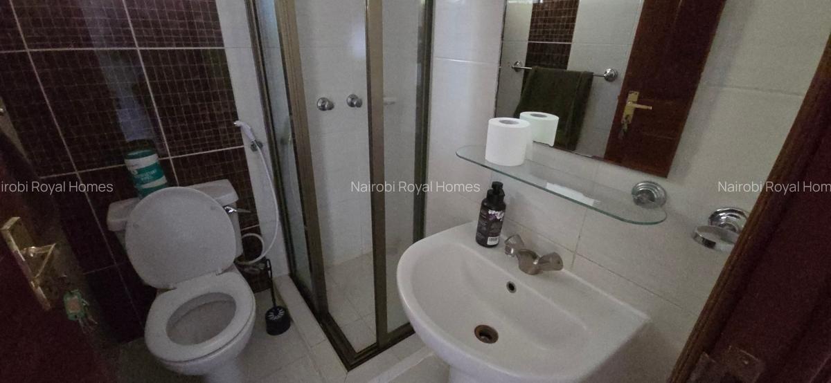 5 Bed Townhouse with En Suite at Lavington Green - 17