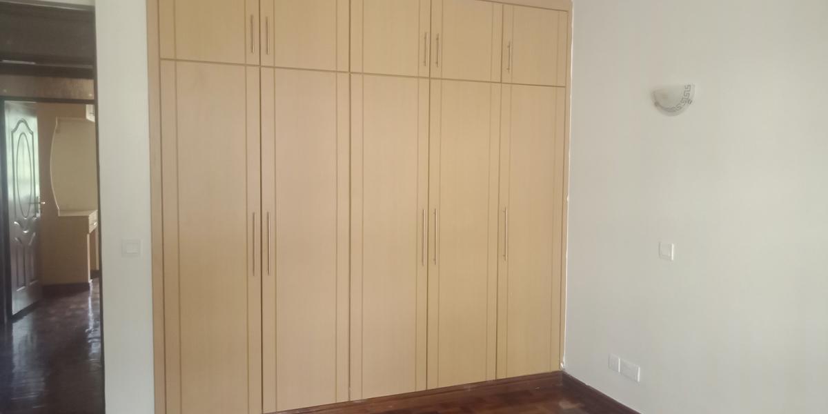 4 Bed Apartment with En Suite in Westlands Area - 14
