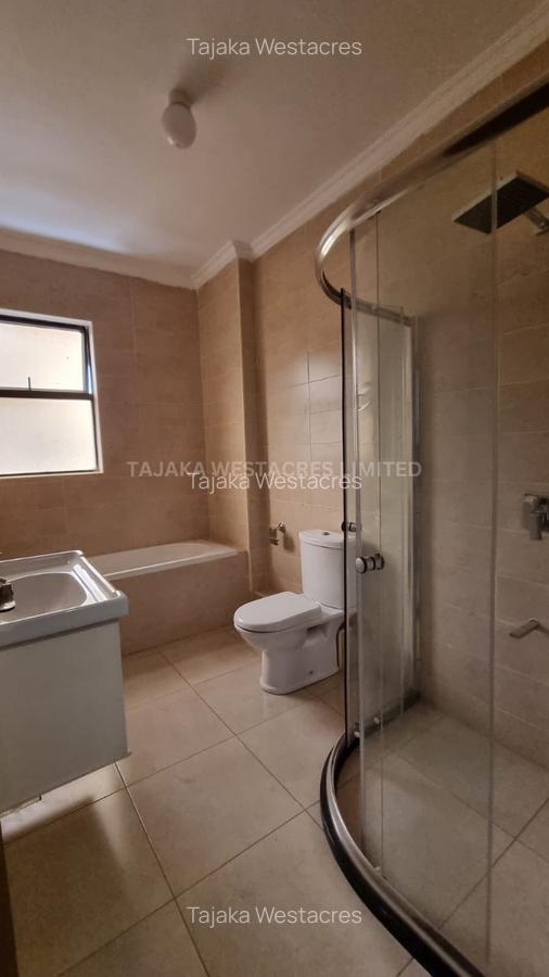 3 Bed Apartment with En Suite at Hatheru Road - 15