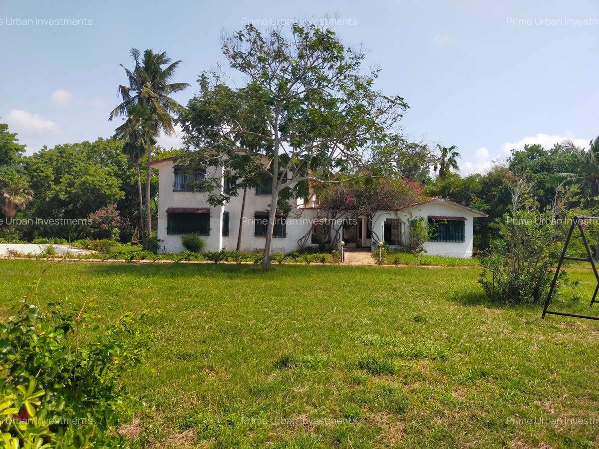 Land in Kikambala - 10