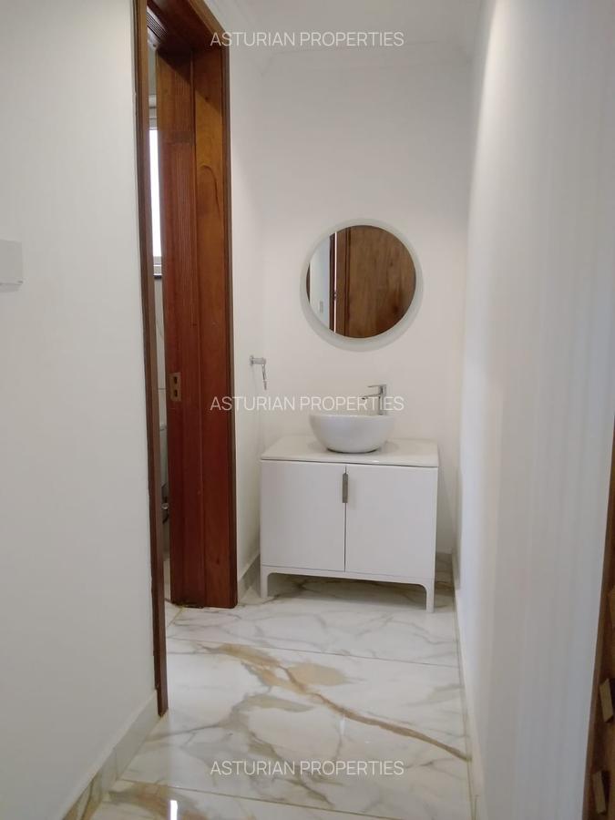 6 Bed Townhouse with En Suite in Lavington - 4