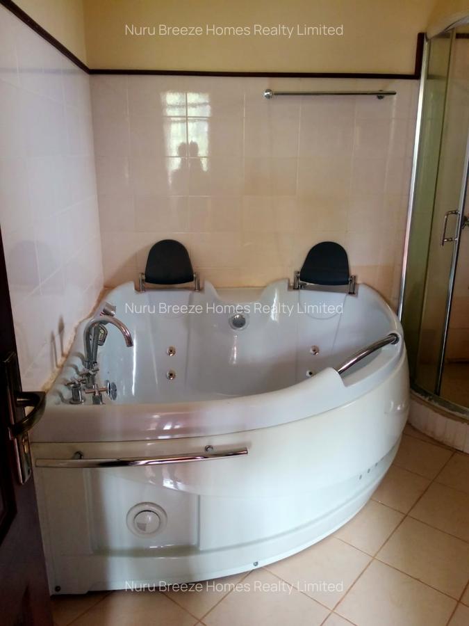 4 Bed House with En Suite in Runda - 13