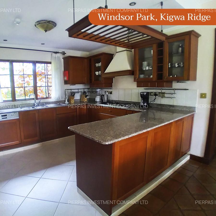 3 Bed House with En Suite in Ridgeways - 19