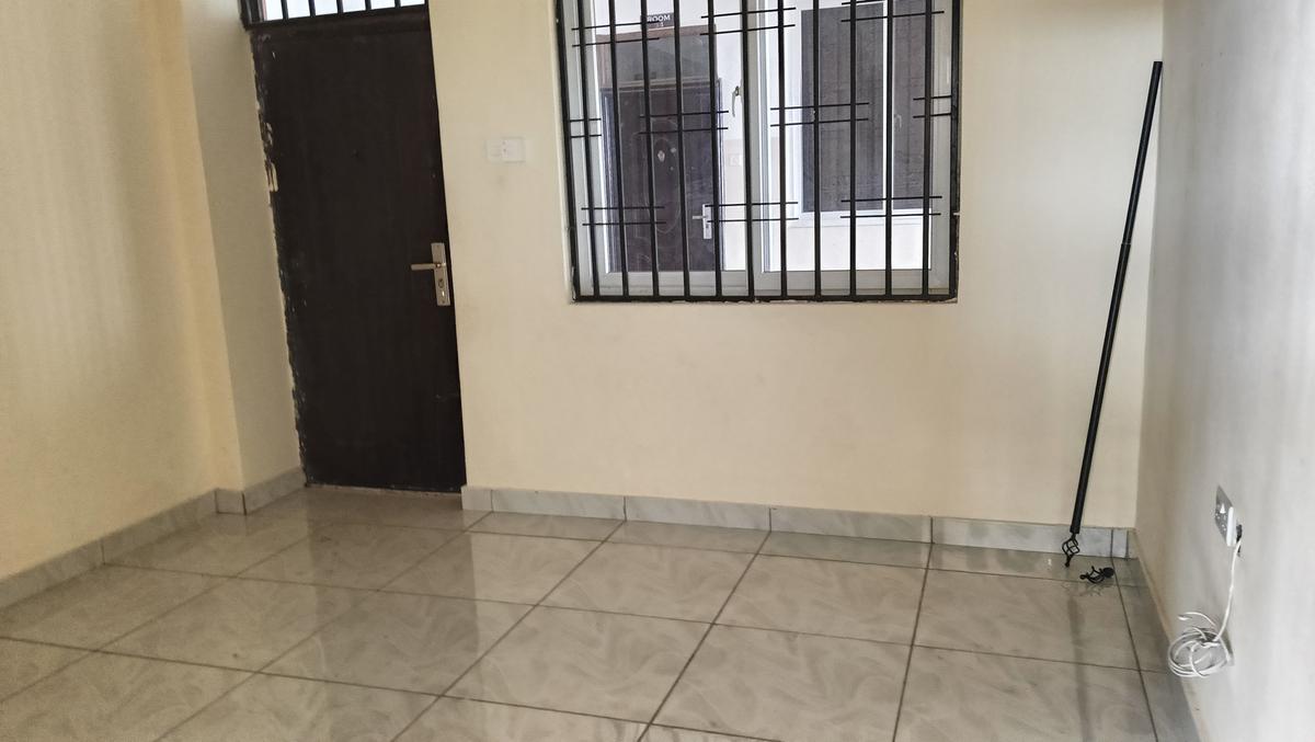 Serviced 1 Bed Apartment with En Suite at Utange - 4