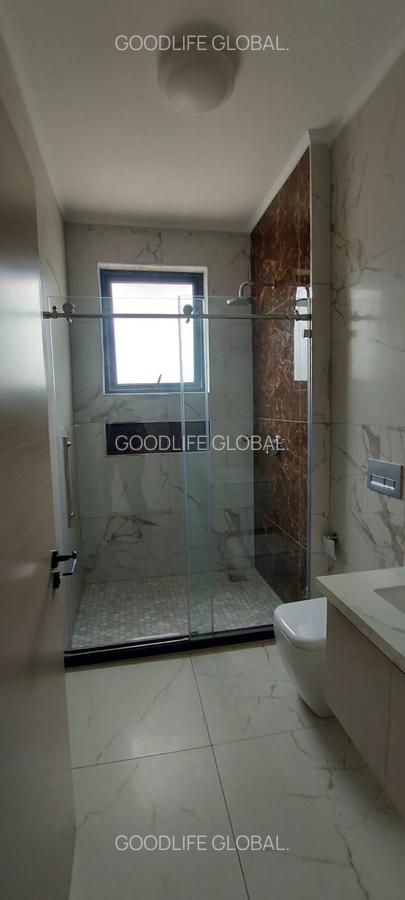 5 Bed Villa with En Suite at Lavington - 19