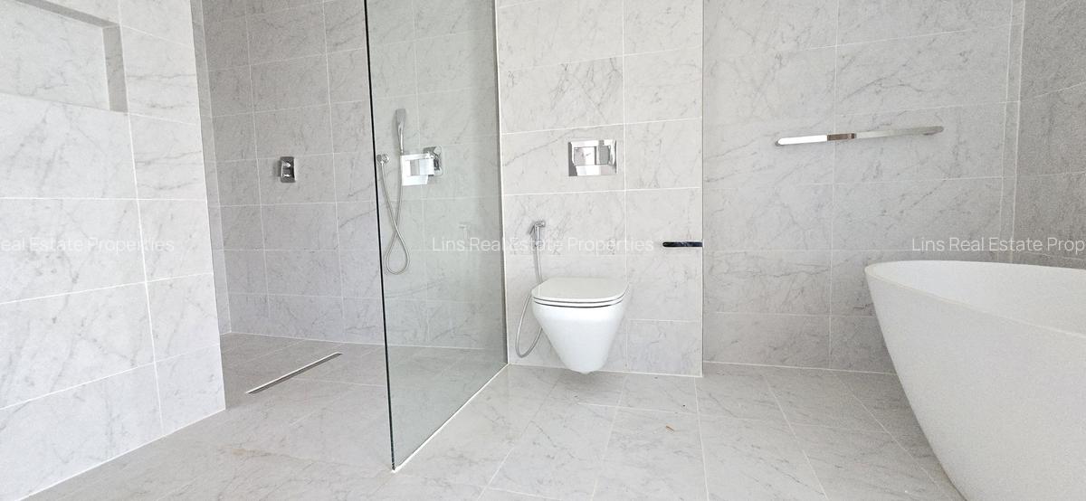 4 Bed Townhouse with En Suite in Runda - 16