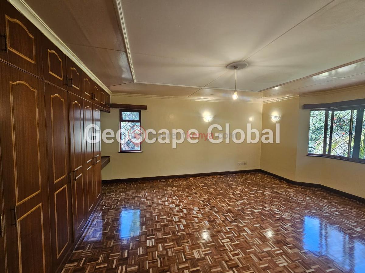 5 Bed House with En Suite in Spring Valley - 7